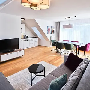 Διαμέρισμα Myfavorit - Spacious Next To Puplic Transport U1 Direct Connection To Citycenter Βιέννη