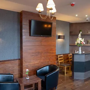 Eagle Luton Airport 3* לוטון
