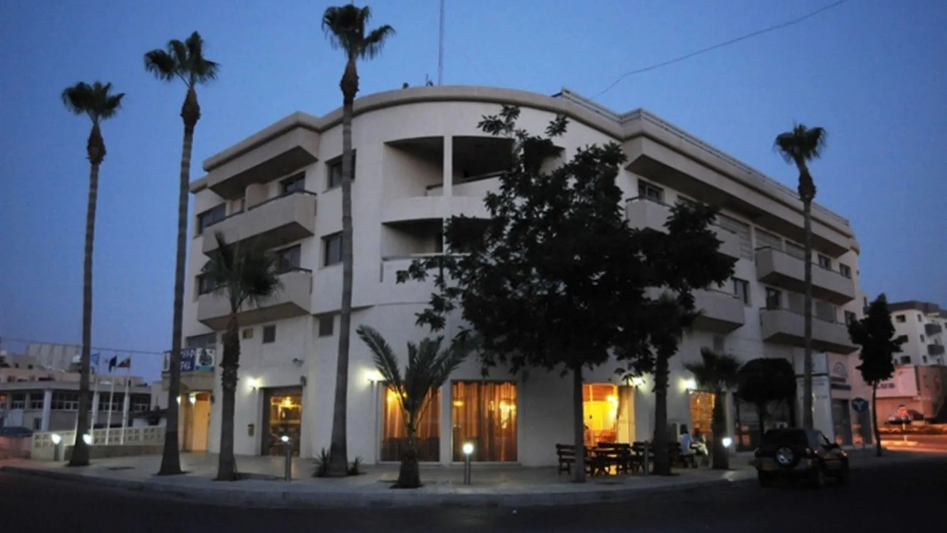 Elysso Hotel location
